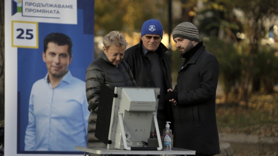 Избирательные участки открылись на выборах в Болгарии.