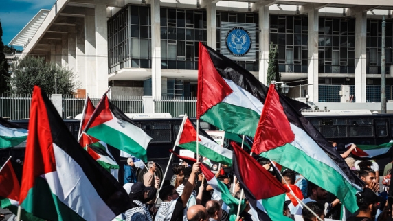 В Афинах прошёл <b>митинг</b> в поддержку Палестины