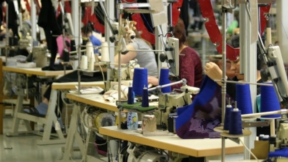 В Сирии в Восточной Гуте восстанавливают работу текстильной фабрики