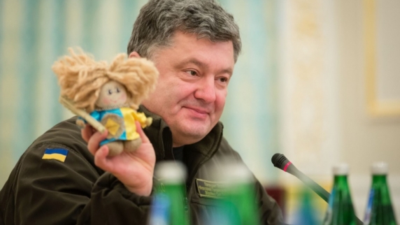Порошенко: <b>отказ</b> Украины от Донбасса не приведет к миру
