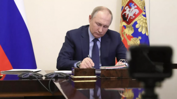 Путин подписал закон об эксперименте по исламскому банкингу в четырёх регионах России