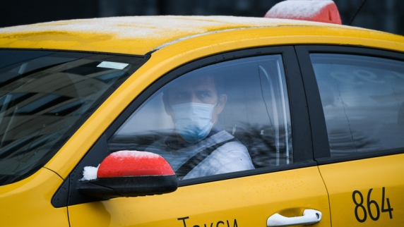 Депутат Бессараб высказалась по поводу идеи снизить тарифы на перевозку детей в <b>такси</...