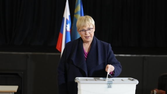 Пирц Мусар лидирует на президентских выборах в Словении