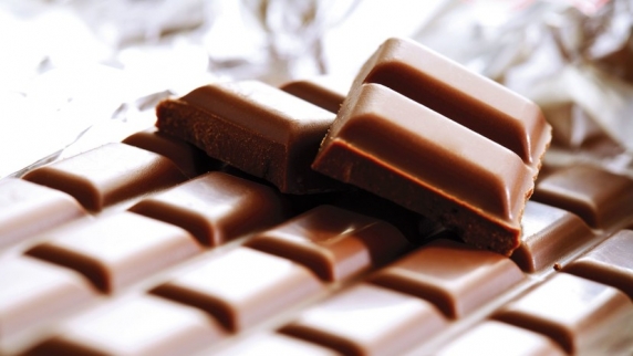Врач Зяблицкий рассказал, с какого возраста детям можно давать шоколад