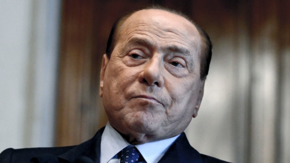 Медведев назвал Берлускони настоящим патриотом своей страны