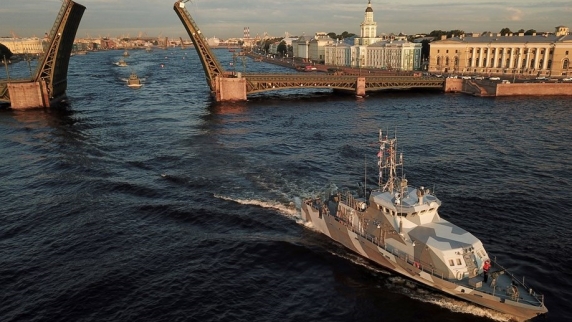 Петербург готовится к грандиозному параду в честь дня ВМФ