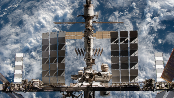 Рогозин: <b>космонавт</b>ы знают, как «излечить» новые проблемы на МКС с оборудованием и к...