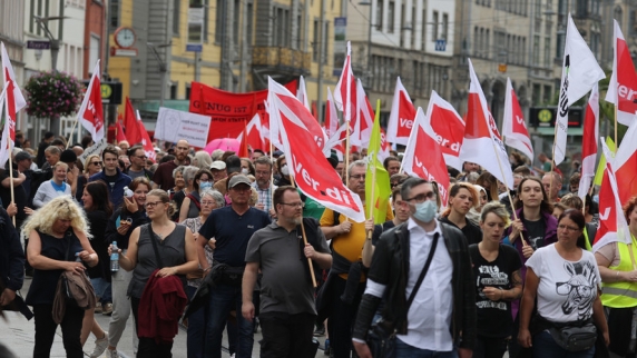 Около 2500 человек приняли участие в демонстрации против роста цен в немецком Эрфурте