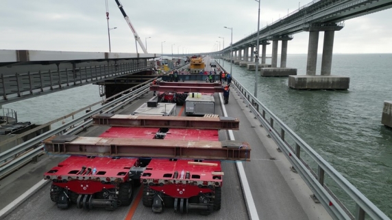 Движение по Крымскому мосту будет временно приостановлено 31 января из-за ремонта