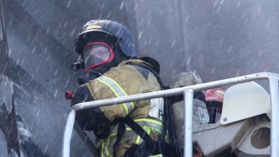 В Казани из горящего многоквартирного дома эвакуировали более 130 жителей