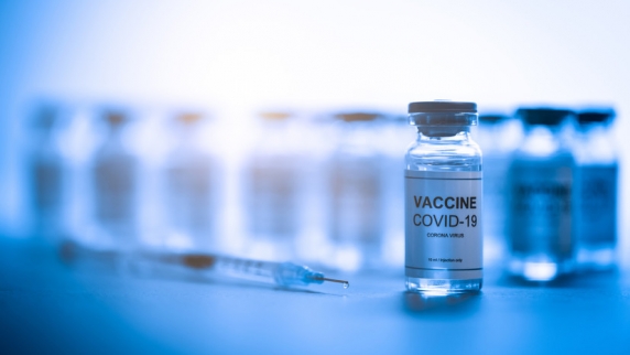 В Москве начались клинические исследования назальной вакцины от COVID-19 компании «Генериу...