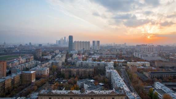 Синоптик Шувалов предупредил о снижении атмосферного давления в столичном регионе