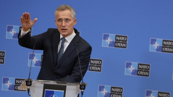 Генсек НАТО рассказал об отправке военного снаряжения и инструкторов на Украину