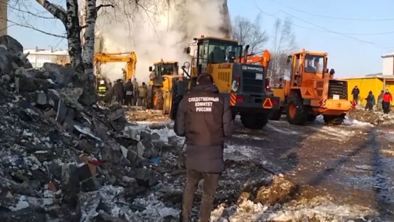 В МЧС заявили о завершении разбора завалов подъезда на месте <b>взрыв</b>а газа на Сахалин...