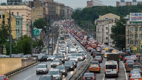 В центре Москвы ограничат движение транспорта на четырех <b>бульвар</b>ах