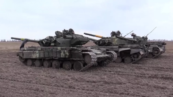 Медведев заявил, что в России за 2023 год выпустили более 600 танков