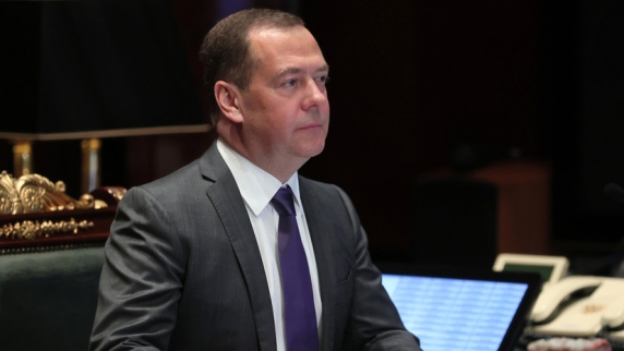 Медведев прокомментировал вопрос Маска о ситуации в Донбассе