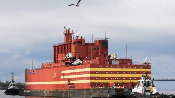 В России запустили реактор первой в мире плавучей АЭС