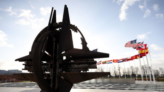 Главы <b>Минобороны</b> стран НАТО 16—17 февраля обсудят усиление альянса в Восточной Евро...