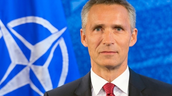 <b>Генсек</b> НАТО призвал Трампа не сокращать присутствие США в Альянсе