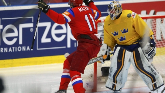 Хоккеисты сборной России обыграли шведов в матче чемпионата мира