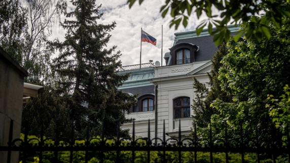 <b>МИД</b>: заморозка собственности в Чехии не затронет дипмиссию России