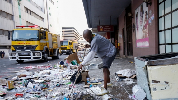 Число погибших в ходе беспорядков в ЮАР достигло 117