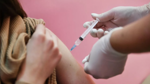Вирусолог Чумаков рассказал о роли вакцинации в профилактике оспы