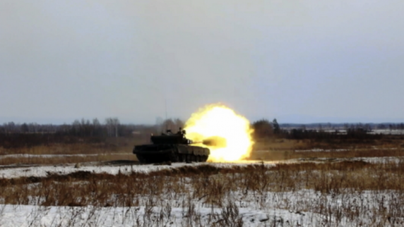 Бойцы ВВО завершили обучение на <b>танк</b>ах Т-80 в Хабаровском крае