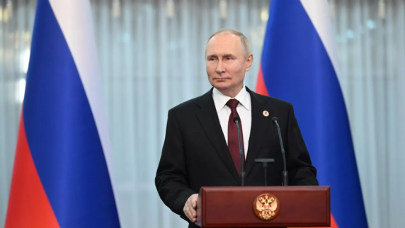 Путин заявил, что Россия не посягает на <b>доллар</b>