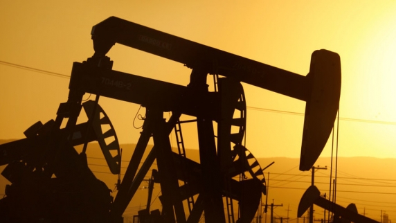 Аналитик Юшков спрогнозировал снижение цены на нефтяные фьючерсы к марту