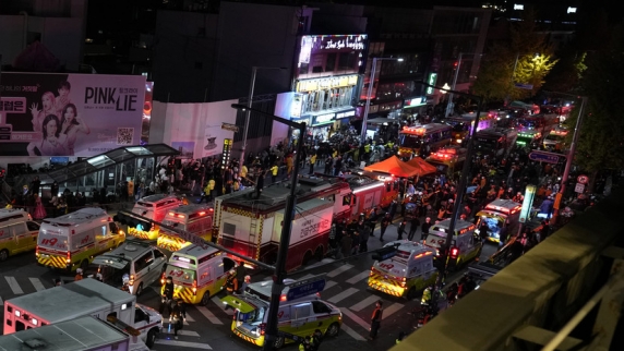 «Рёнхап»: число погибших при давке в Сеуле иностранцев возросло до 22