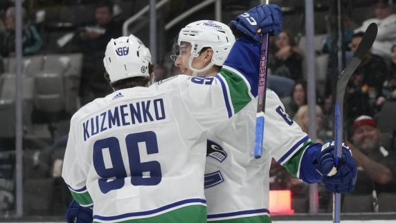 Голы Кузьменко и Михеева помогли «Ванкуверу» разгромить «Сан-Хосе» в матче НХЛ