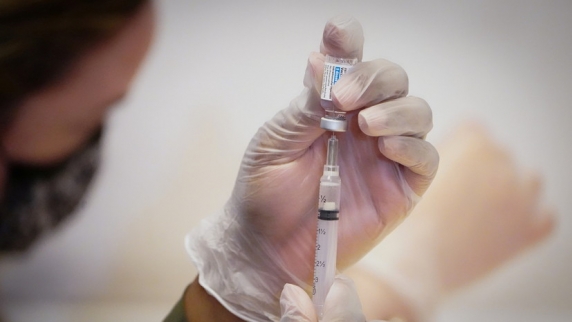 В США заявили о риске редкого заболевания после вакцины J&J