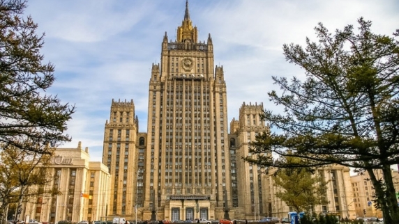 МИД призвал к осторожности россиян, которые могут попасть под санкции США