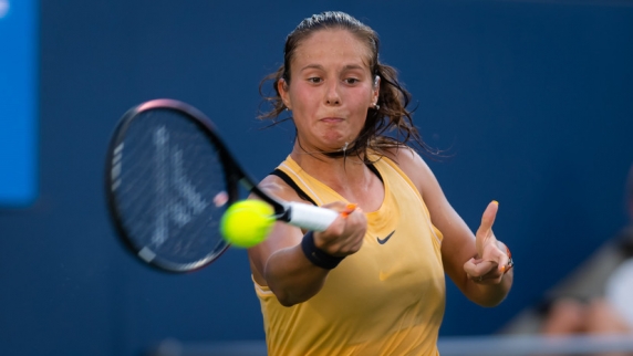 Касаткина проиграла Свёнтек в третьем круге <b>Australian Open</b>