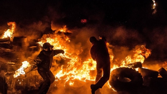 Оливер Стоун покажет фильм «Украина в огне»