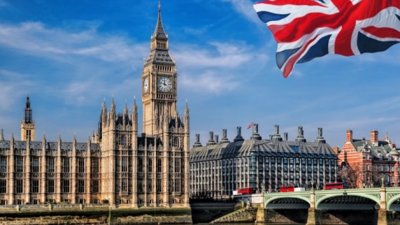 <b>Лондон</b> усиливает давление на работающих в Англии российских бизнесменов