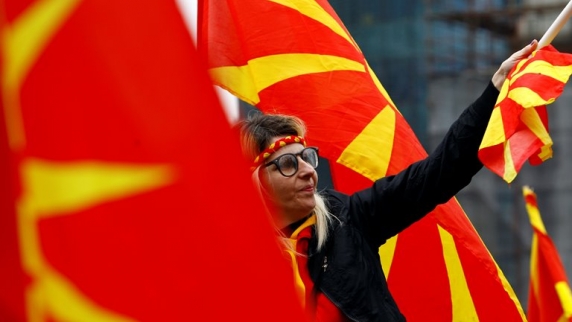 В Скопье всю ночь продолжались массовые беспорядки из-за решения правительства переименова...