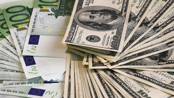 Экономист Гинько назвал причины повышения курса <b>доллар</b>а и евро