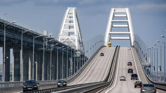 Движение автомобилей по <b>Крым</b>скому мосту будет приостановлено 26 января в связи с ре...