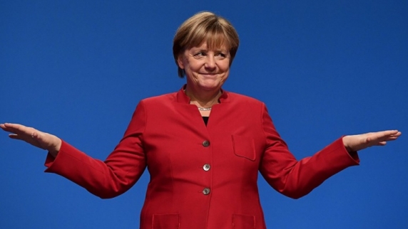 Меркель назвала США неуверенной в себе страной