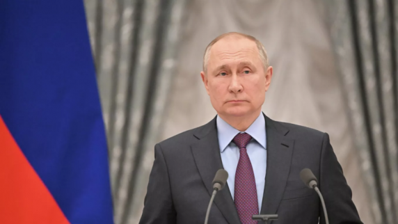 Путин: тем, кто фальсифицирует историю, подлинное <b>искусство</b>  — кость в горле