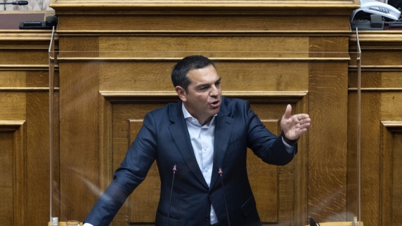 Экс-премьер Греции Ципрас осудил поставку оружия Украине