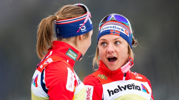 Норвежские двоеборки пожаловались на медосмотр, где врач видел их полуобнажёнными