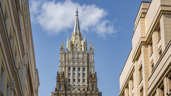 МИД: Москва ответит на решение Румынии выслать более 50 сотрудников посольства России