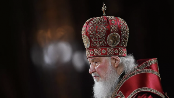 <b>Патриарх Кирилл</b> возложил венок к Могиле Неизвестного Солдата в Москве