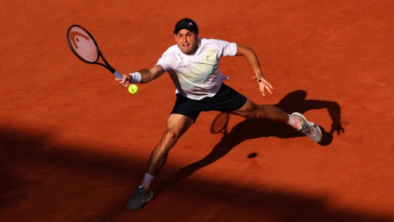 Карацев обыграл Муте и вышел во второй круг теннисного турнира в Штутгарте