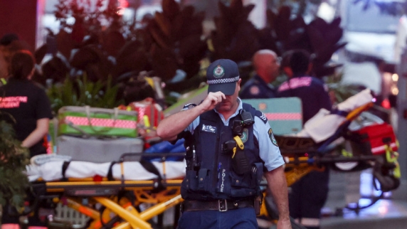 Число жертв нападения в ТЦ в пригороде Сиднея увеличилось до шести