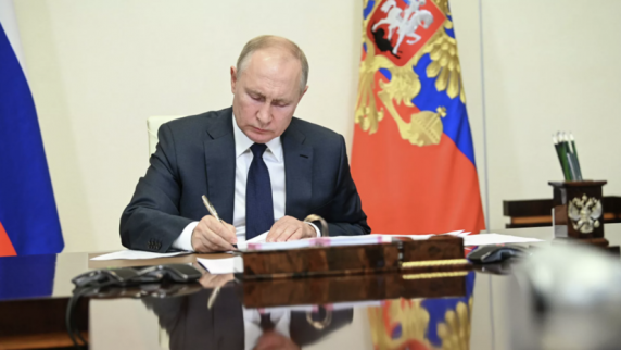 Путин принял предложение правительства о подписании соглашения <b>СНГ</b> по борьбе с корр...